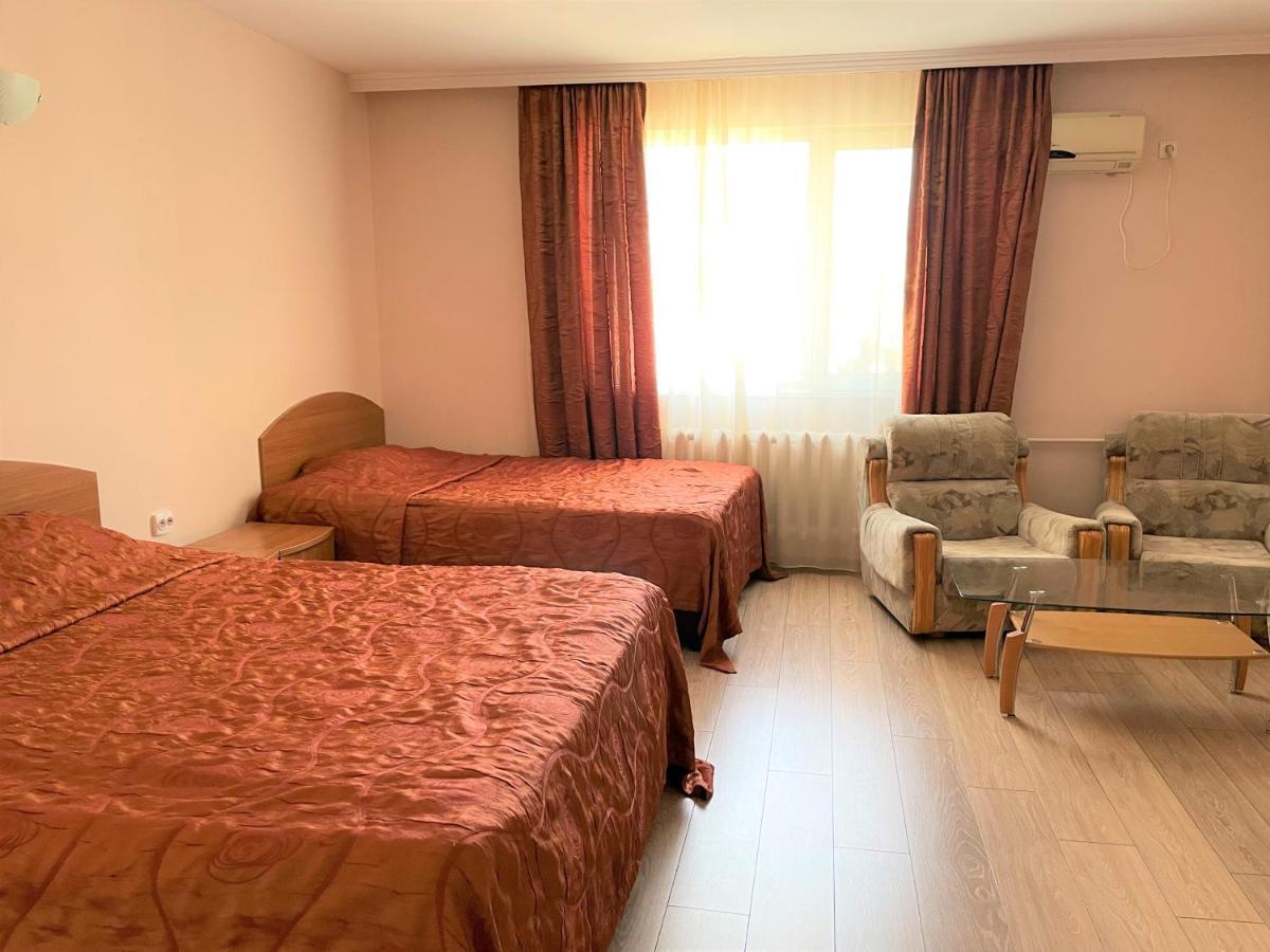 Family Hotel Central Burgas by Eksteriør bilde