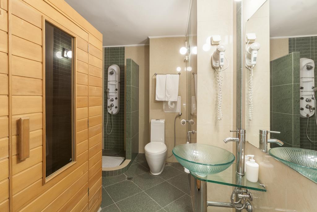 Family Hotel Central Burgas by Rom bilde