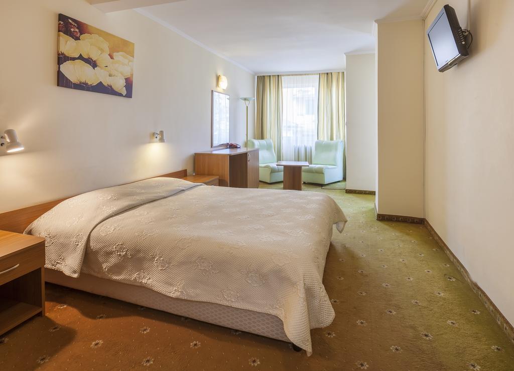 Family Hotel Central Burgas by Rom bilde